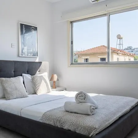 Liric - 3 Bedroom W Balcony In Apartment Larnaca