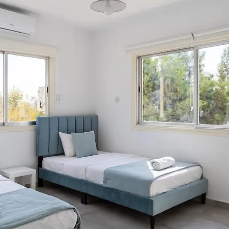 Liric - 3 Bedroom W Balcony In Larnaca