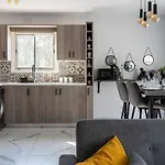Liric - 3 Bedroom W Balcony In