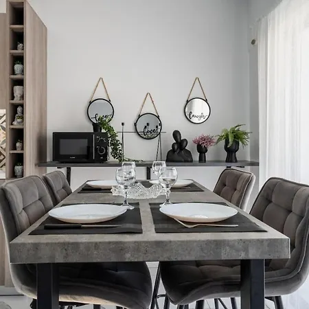 Apartament Liric - 3 Bedroom W Balcony In