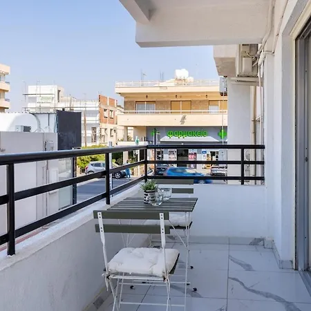 Liric - 3 Bedroom W Balcony In *