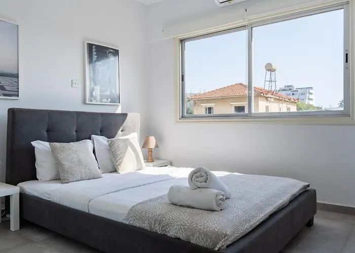 Liric - 3 Bedroom W Balcony In Apartment Larnaka