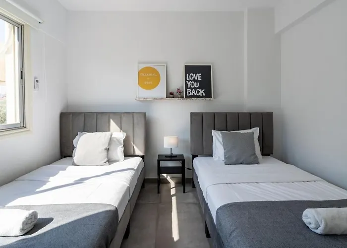 Apartment Liric - 3 Bedroom W Balcony In