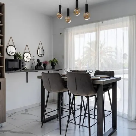 Liric - 3 Bedroom W Balcony In Lejlighed *