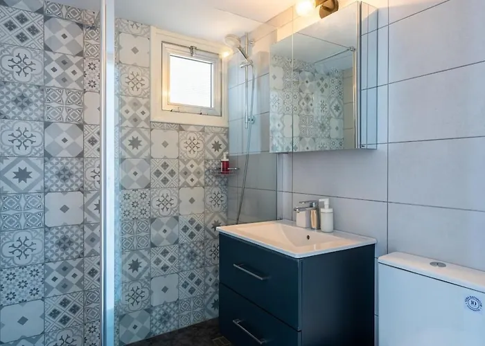 Apartment Liric - 3 Bedroom W Balcony In *